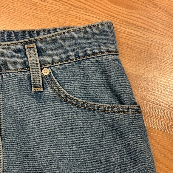 Levi’s Like New EUC Button Front Denim Mini Skirt - Picture 6 of 15